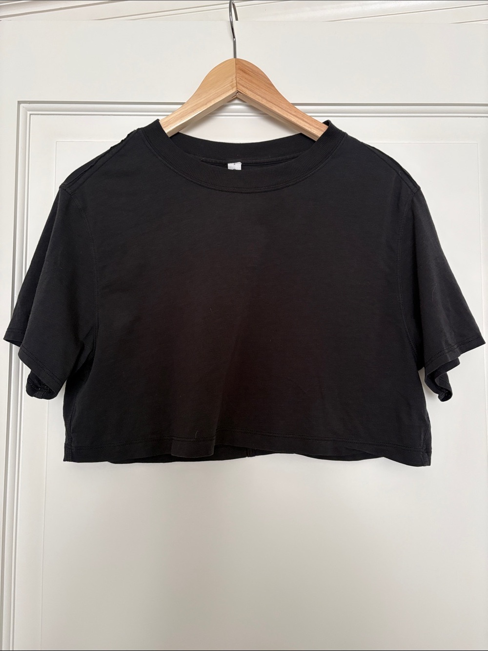 lululemon athletica Black Cropped Crew Tee